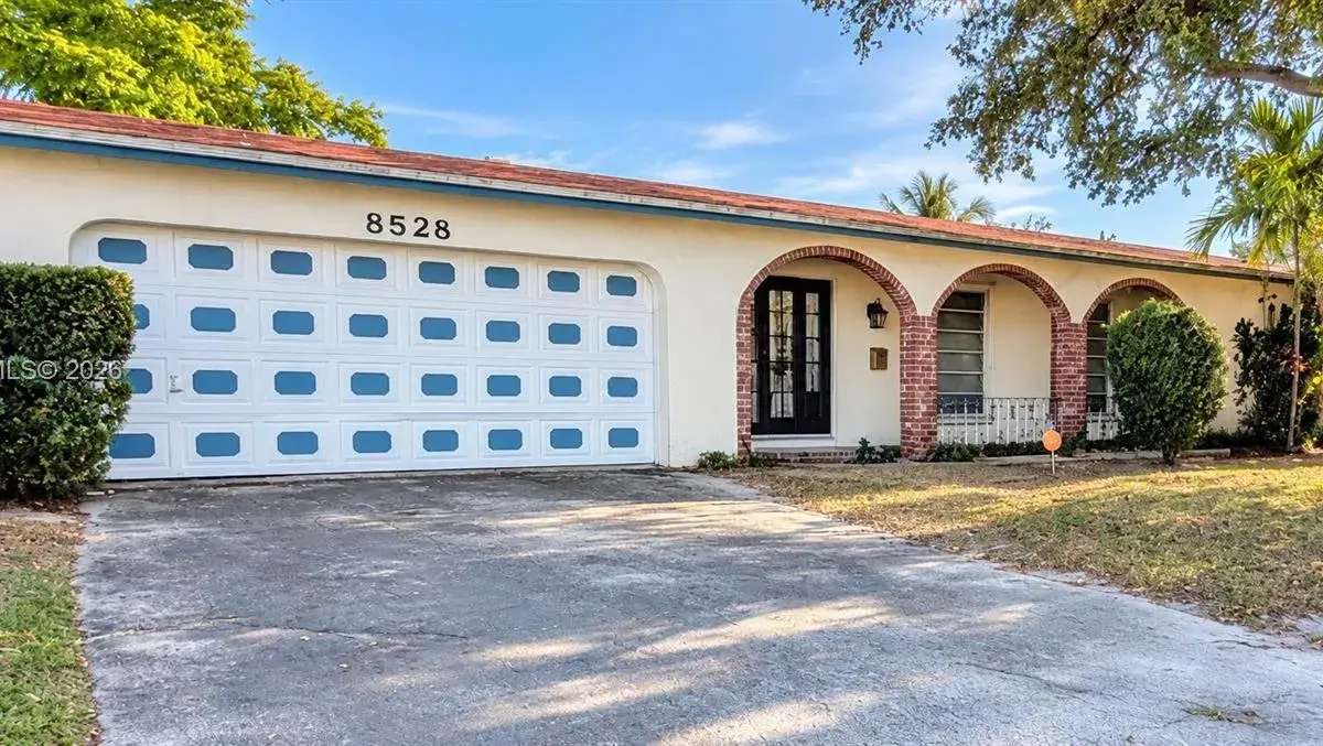 8528 Windsor Dr, Miramar FL 33025