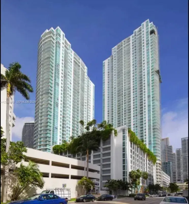 950 Brickell Bay Dr # 701, Miami FL 33131
