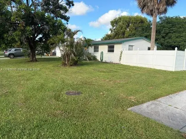 9442 Bellewood St, Palm Beach Gardens FL 33410