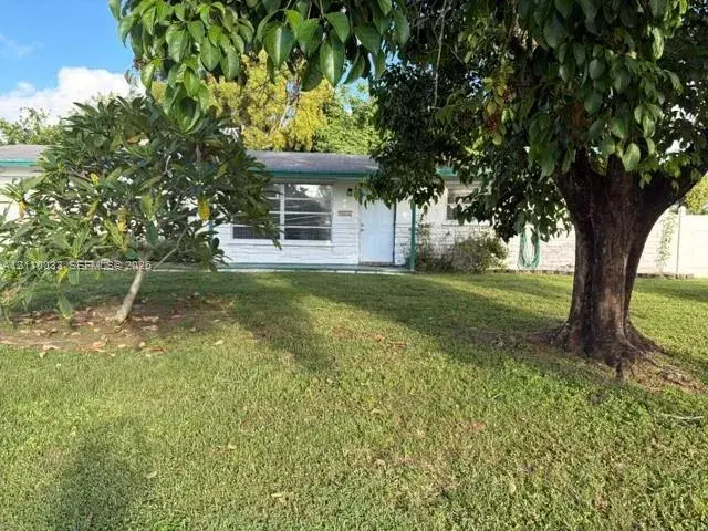 9442 Bellewood St, Palm Beach Gardens FL 33410