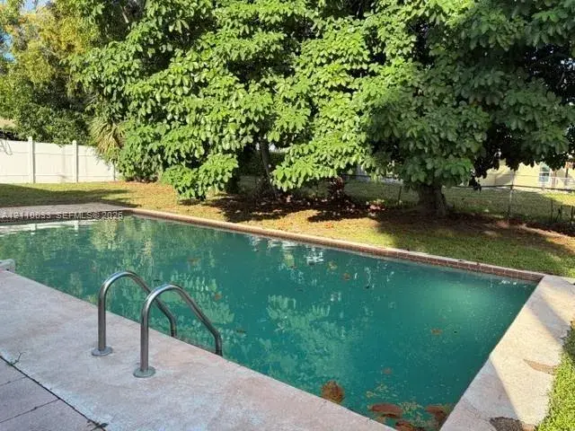 9442 Bellewood St, Palm Beach Gardens FL 33410