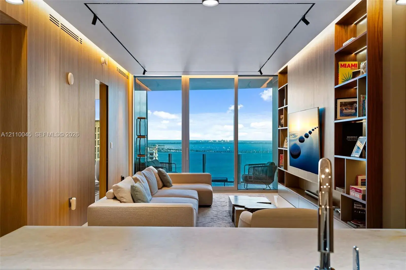 300 Biscayne Boulevard Way # 3105W, Miami FL 33131
