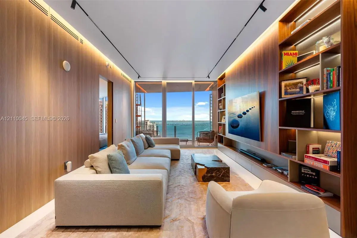 300 Biscayne Boulevard Way # 3105W, Miami FL 33131