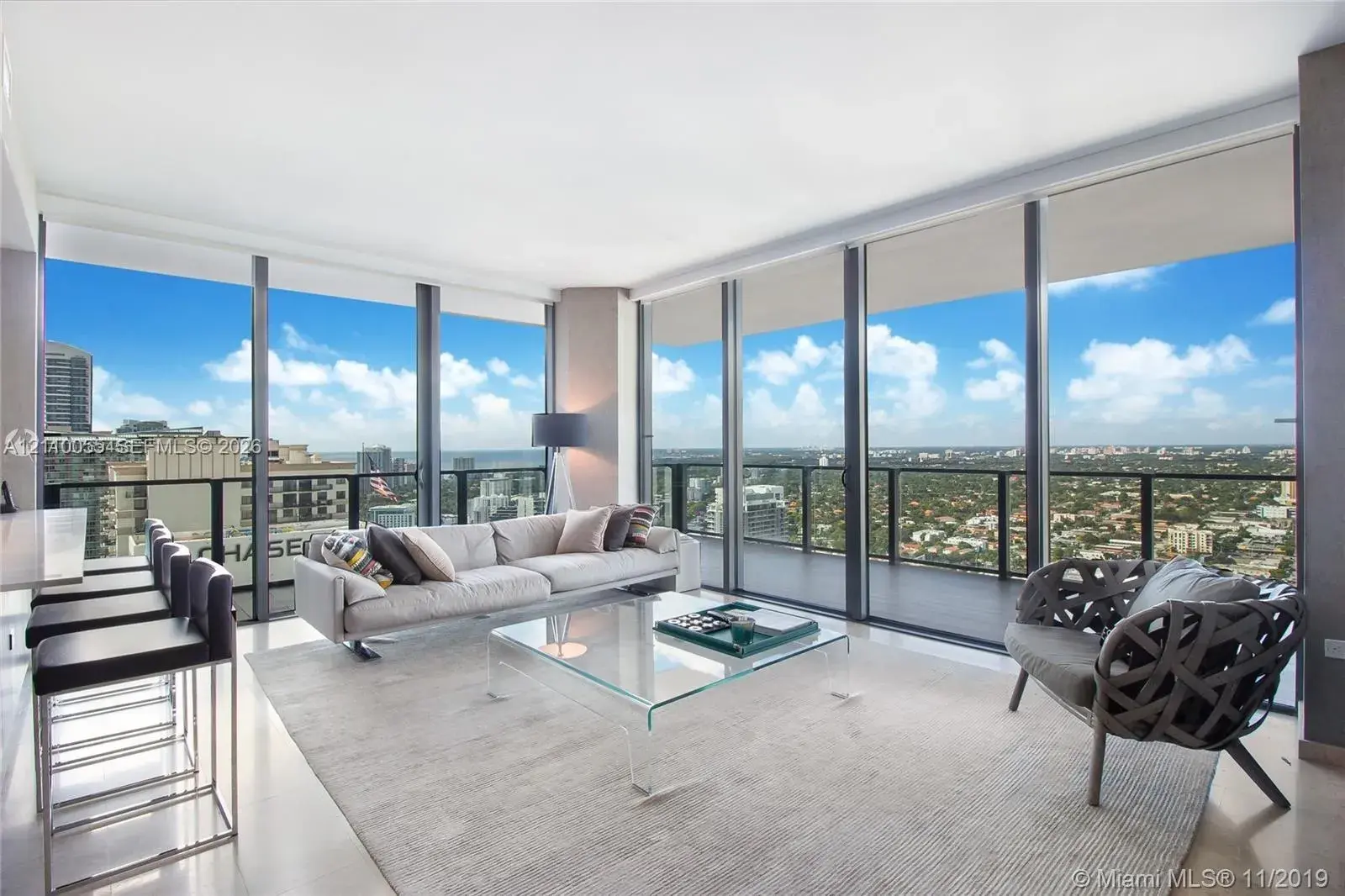 88 SW 7th St # 3202, Miami FL 33130