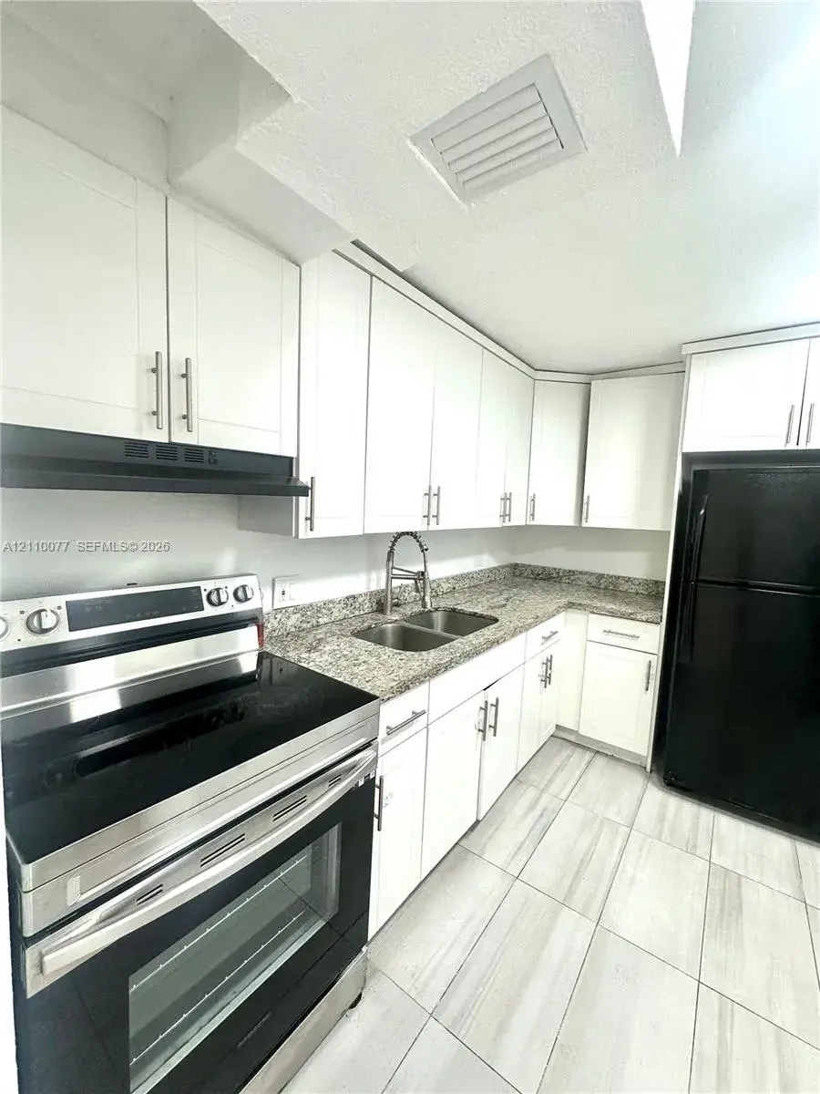 447 NE 195th St # 214, Miami FL 33179