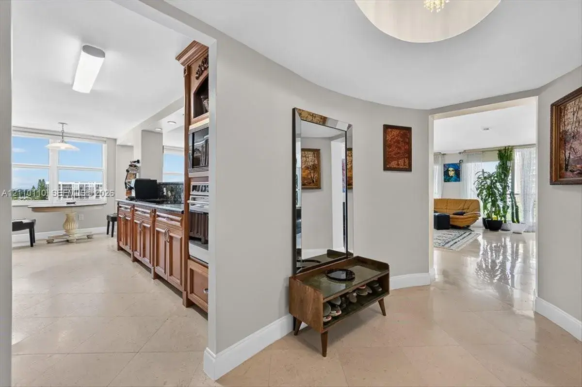 2751 S Ocean Dr # 801N, Hollywood FL 33019