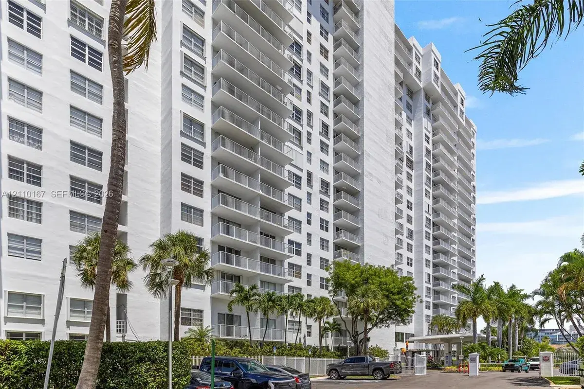 2851 NE 183rd St # 309E, Aventura FL 33160