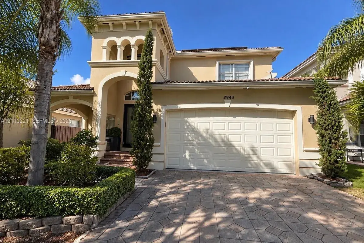 8943 SW 206th St, Cutler Bay FL 33189