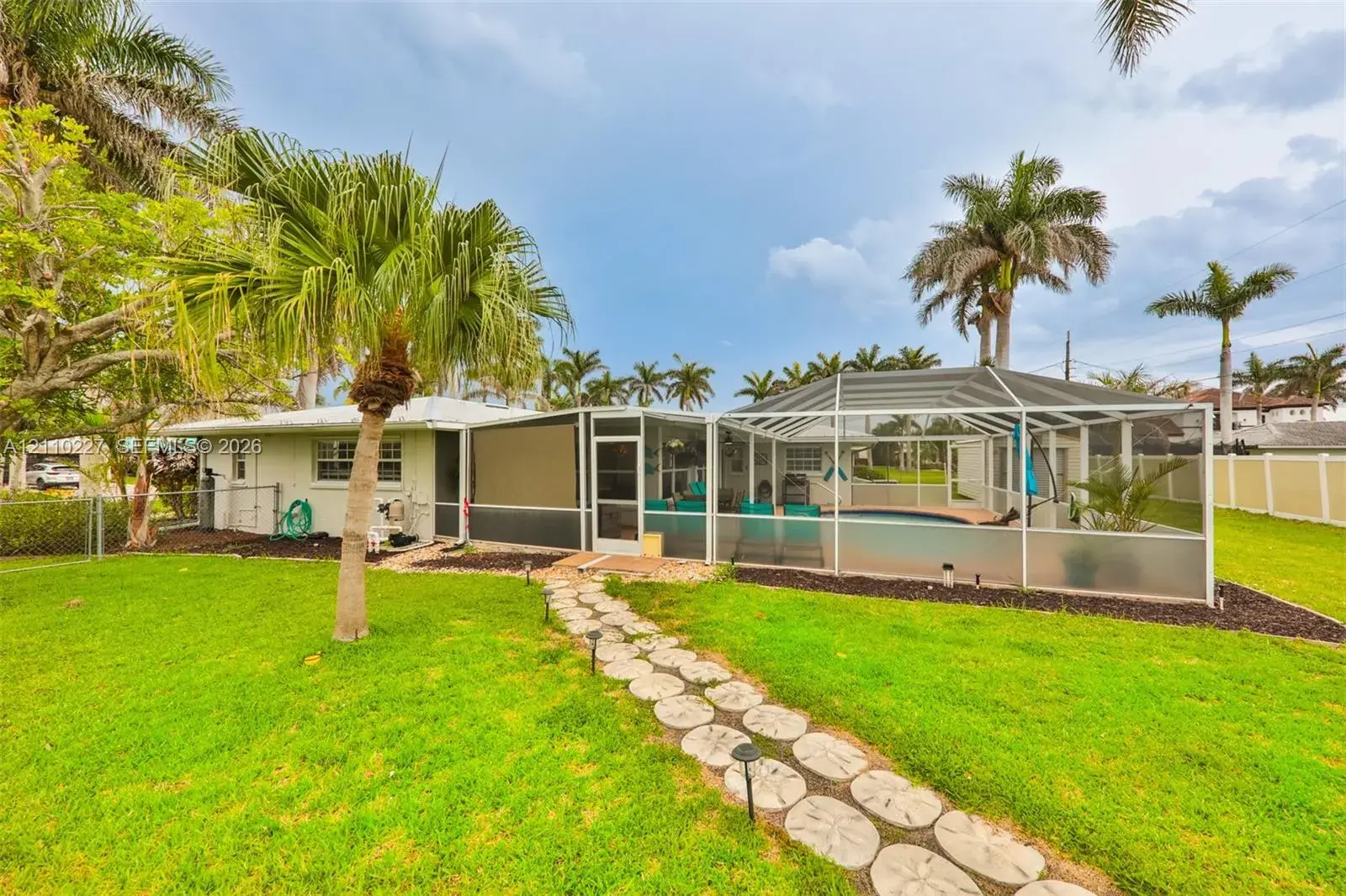 4 bedroom 2 bath Residential for sale at 450 Bayshore Dr, Cape Coral FL 33904