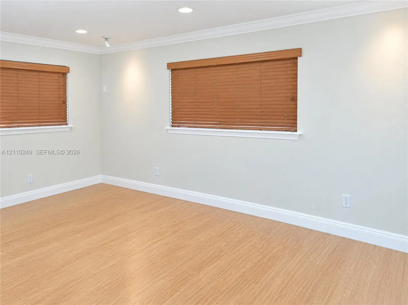 1825 NE 26th Dr, Wilton Manors FL 33306