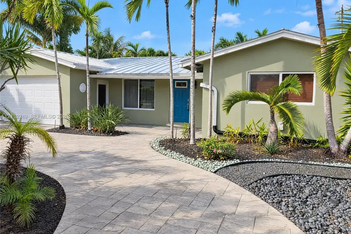 1825 NE 26th Dr, Wilton Manors FL 33306