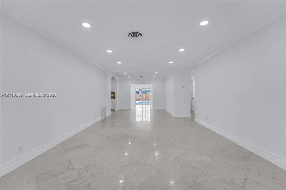 2005 N 36th Ave, Hollywood FL 33021