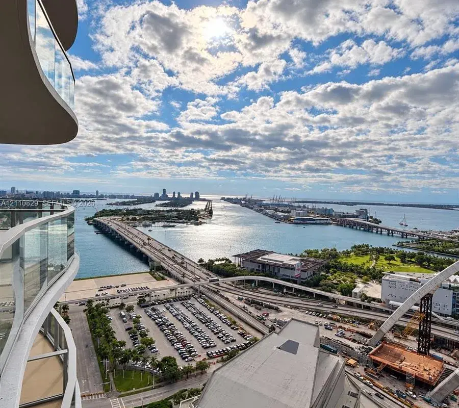 1400 Biscayne Blvd # 3302, Miami FL 33132