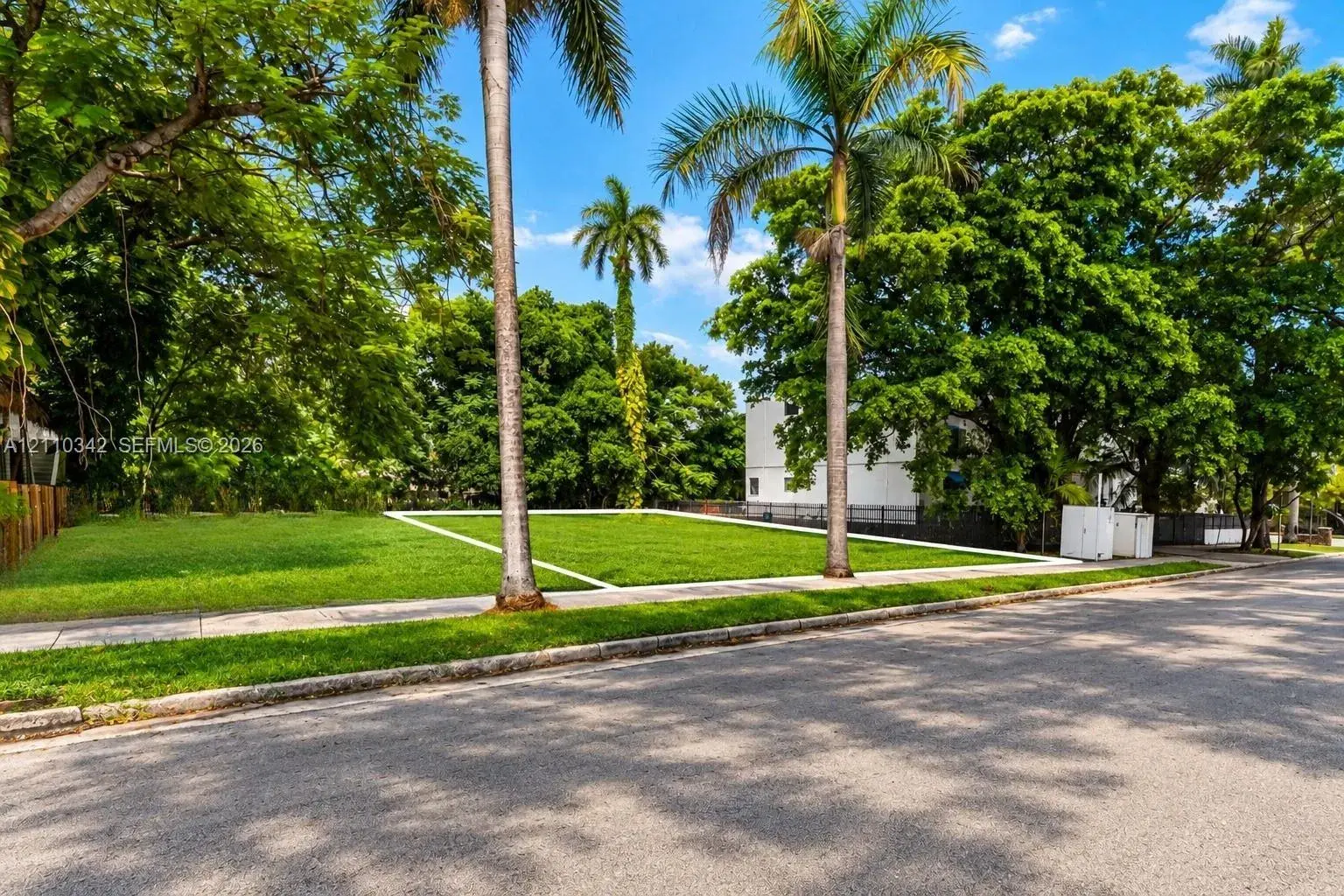 1030 NW 9th Ct, Miami FL 33136