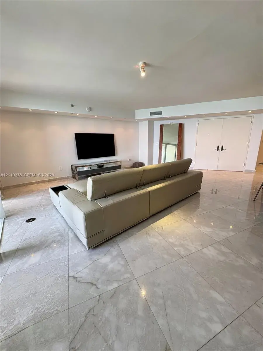 17201 Collins Ave # 4004, Sunny Isles Beach FL 33160