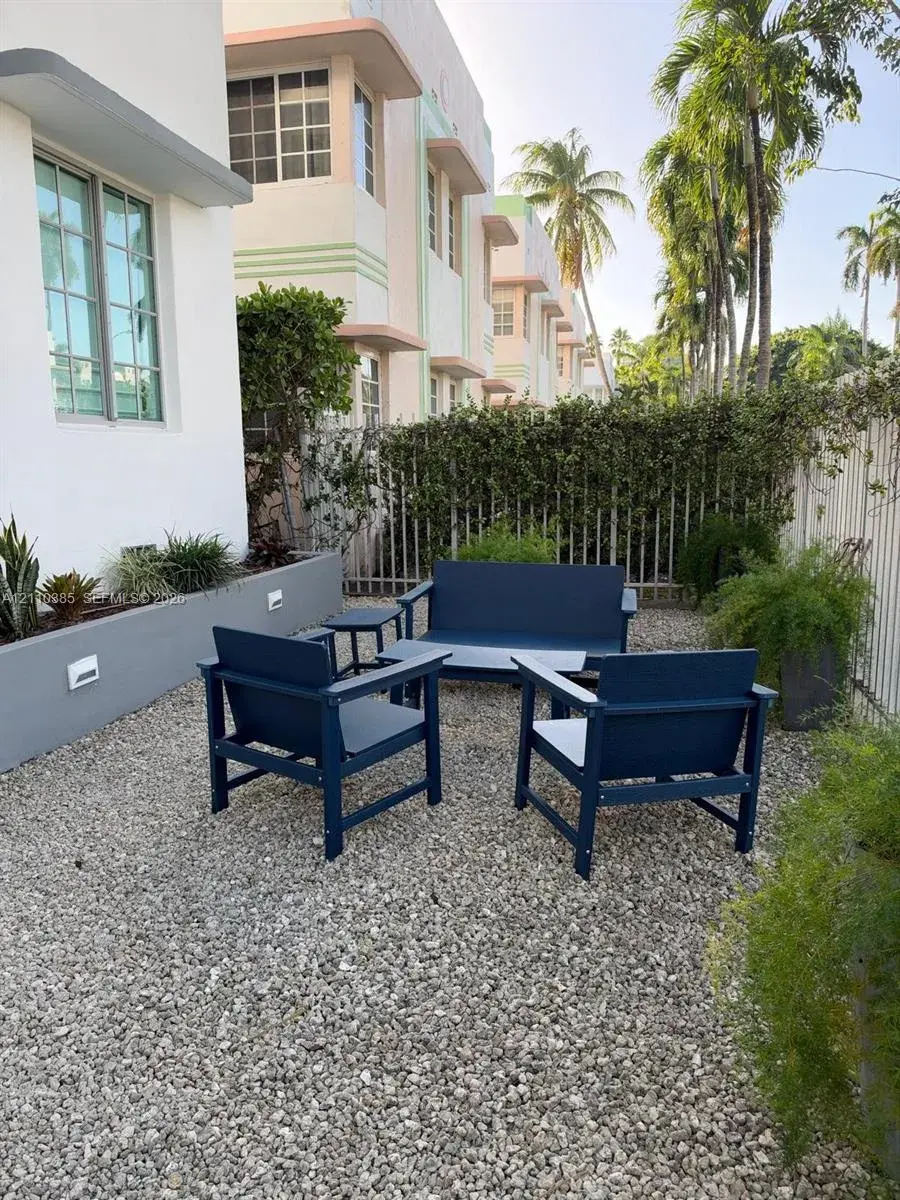 526 15th St # 8, Miami Beach FL 33139