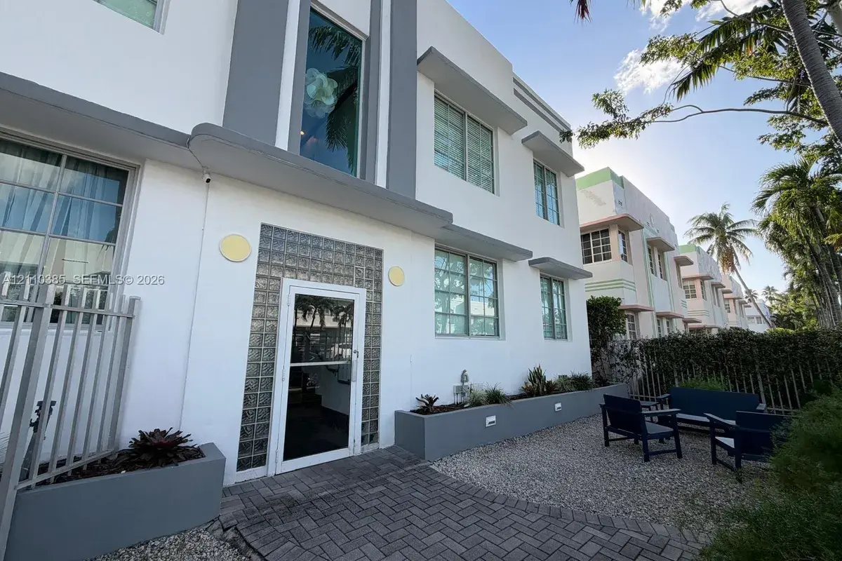 526 15th St # 8, Miami Beach FL 33139