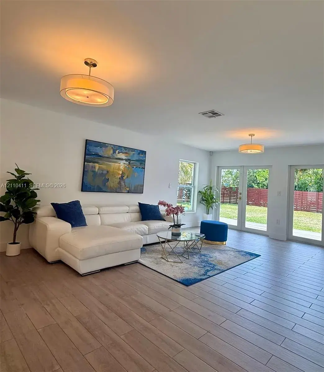 1825 SW 30th St, Fort Lauderdale FL 33315