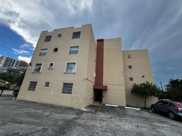 677 SW 9th Ave # 205, Miami FL 33130