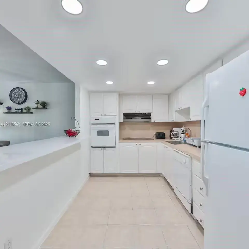 19370 Collins Ave # 622, Sunny Isles Beach FL 33160