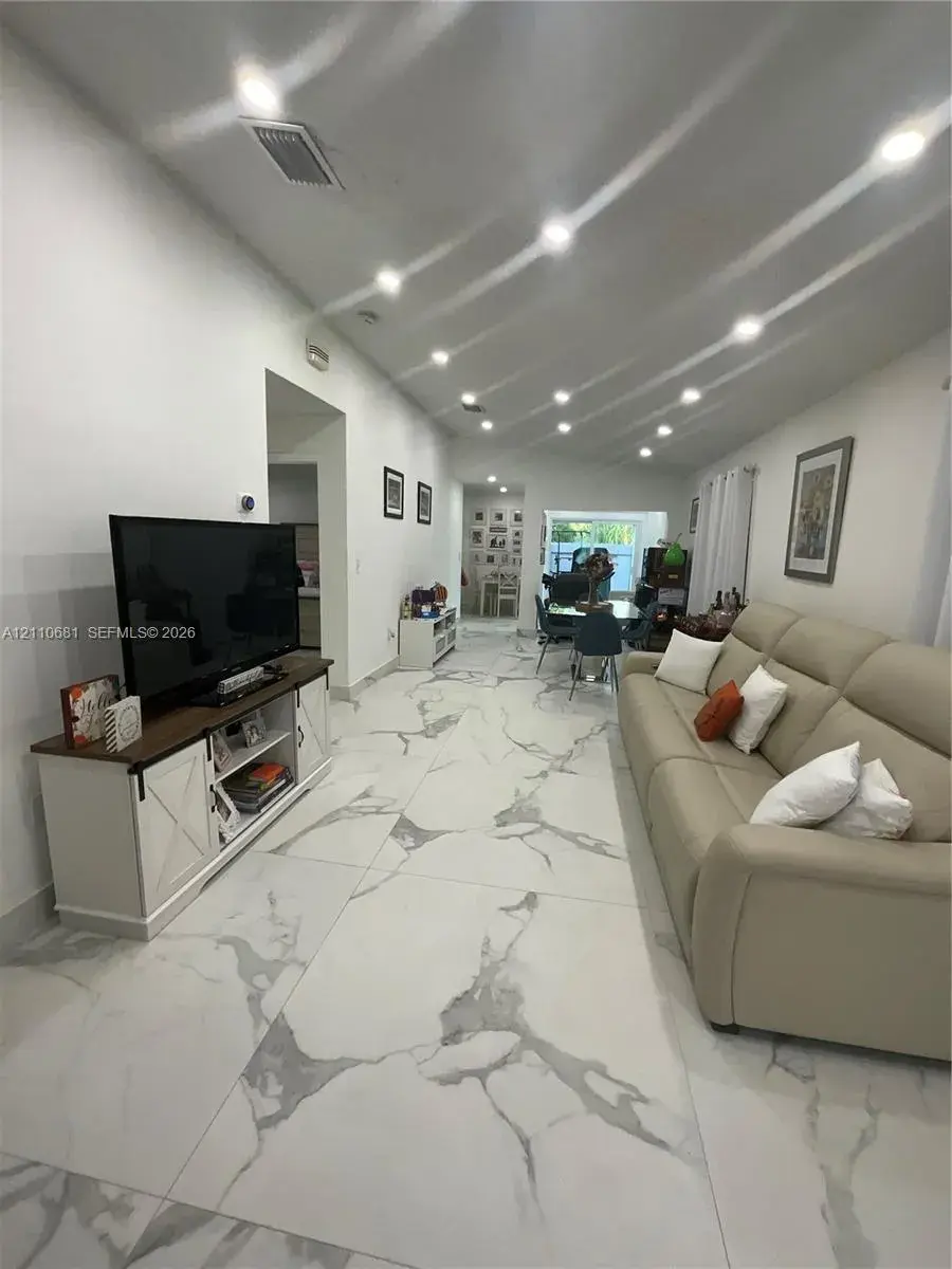 25627 SW 125th Pl, Homestead FL 33032
