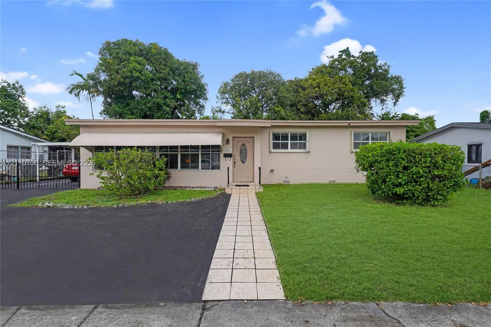 611 NE 177th St, Miami FL 33162