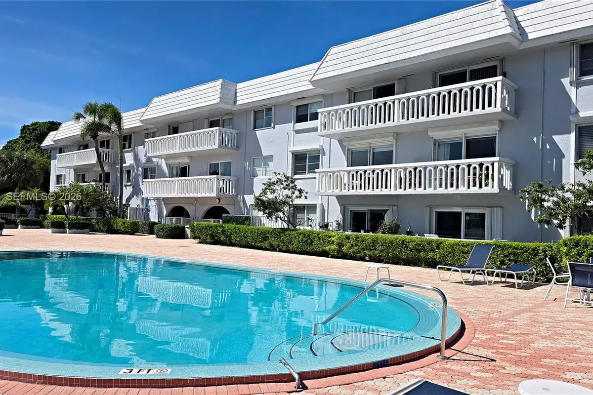 100 Edgewater Dr # 115, Coral Gables FL 33133