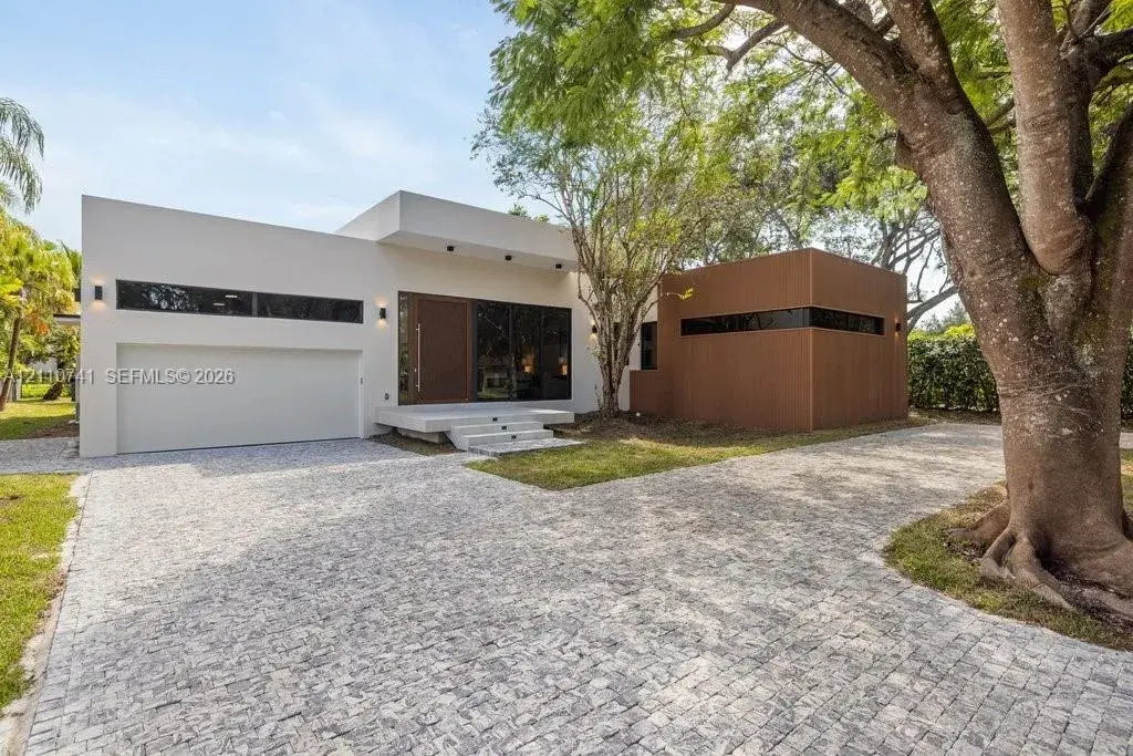 9445 SW 73rd Ave, Pinecrest FL 33156