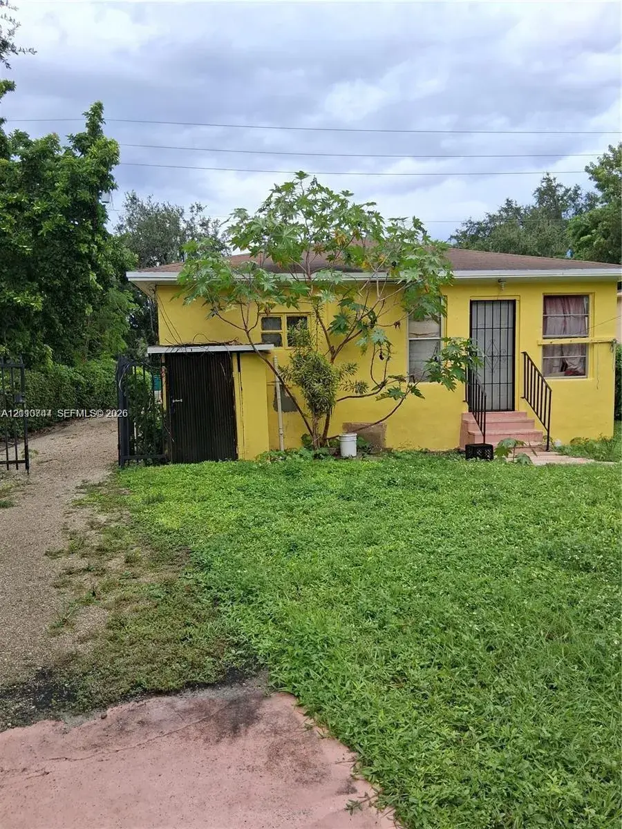 118 NE 118th St, Miami FL 33161