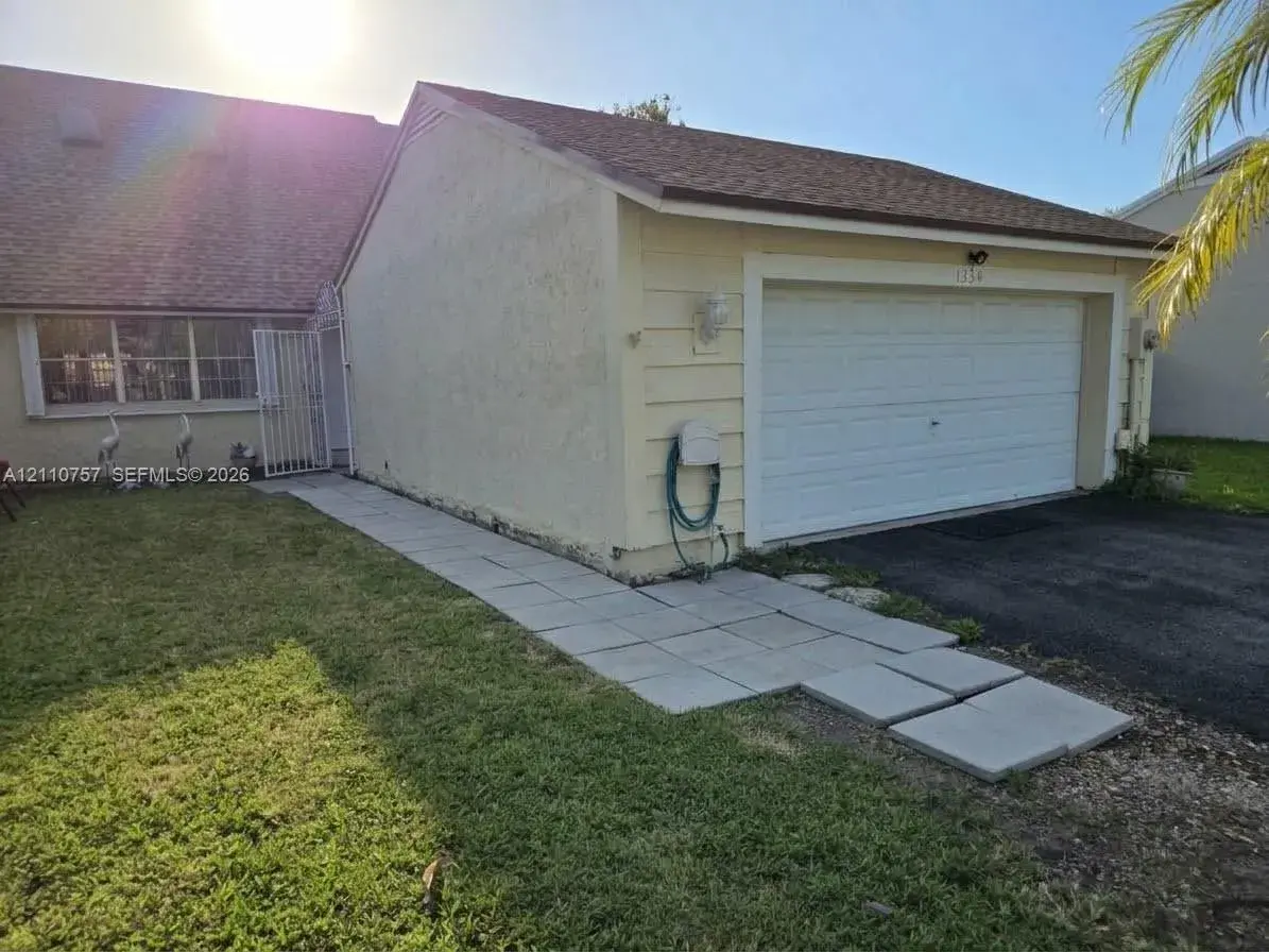 1354 Pelican Ct, Homestead FL 33035