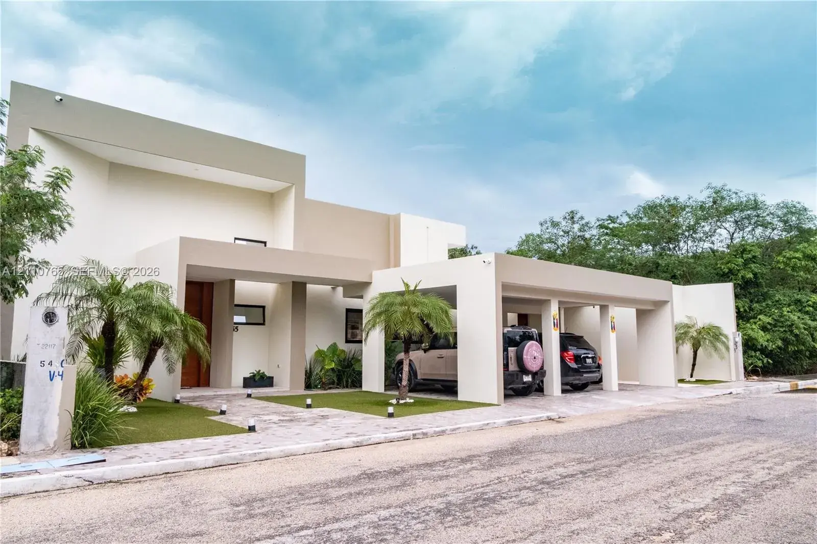 Calle 19 x 40 Casa #55, Hacienda Privada Cholul, FL