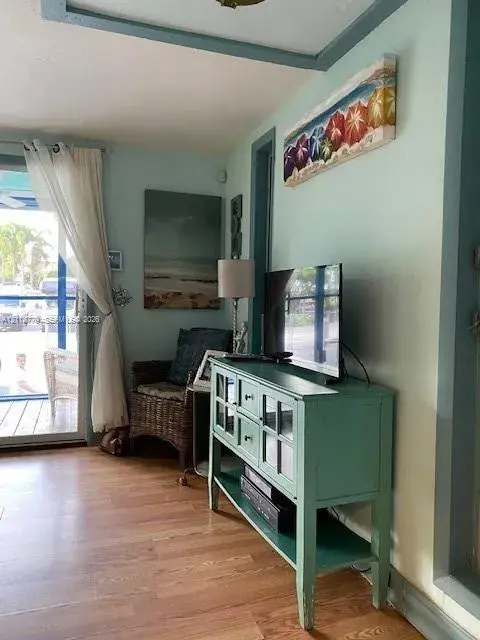 35 Dolphin Rd, Key Largo FL 33037