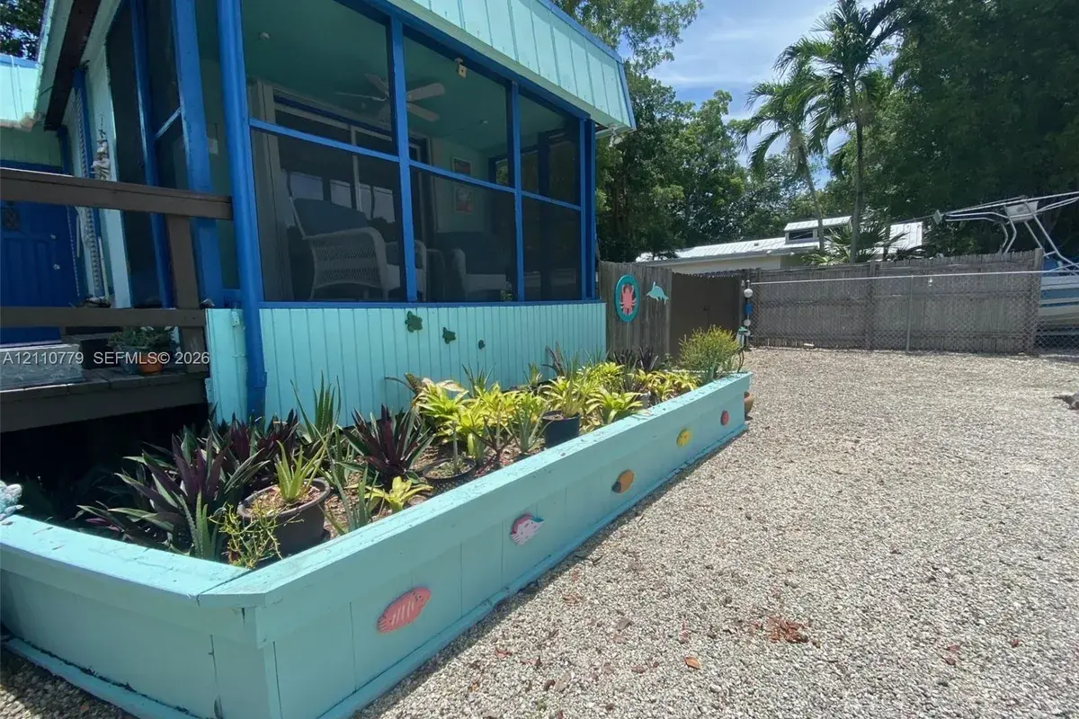 35 Dolphin Rd, Key Largo FL 33037