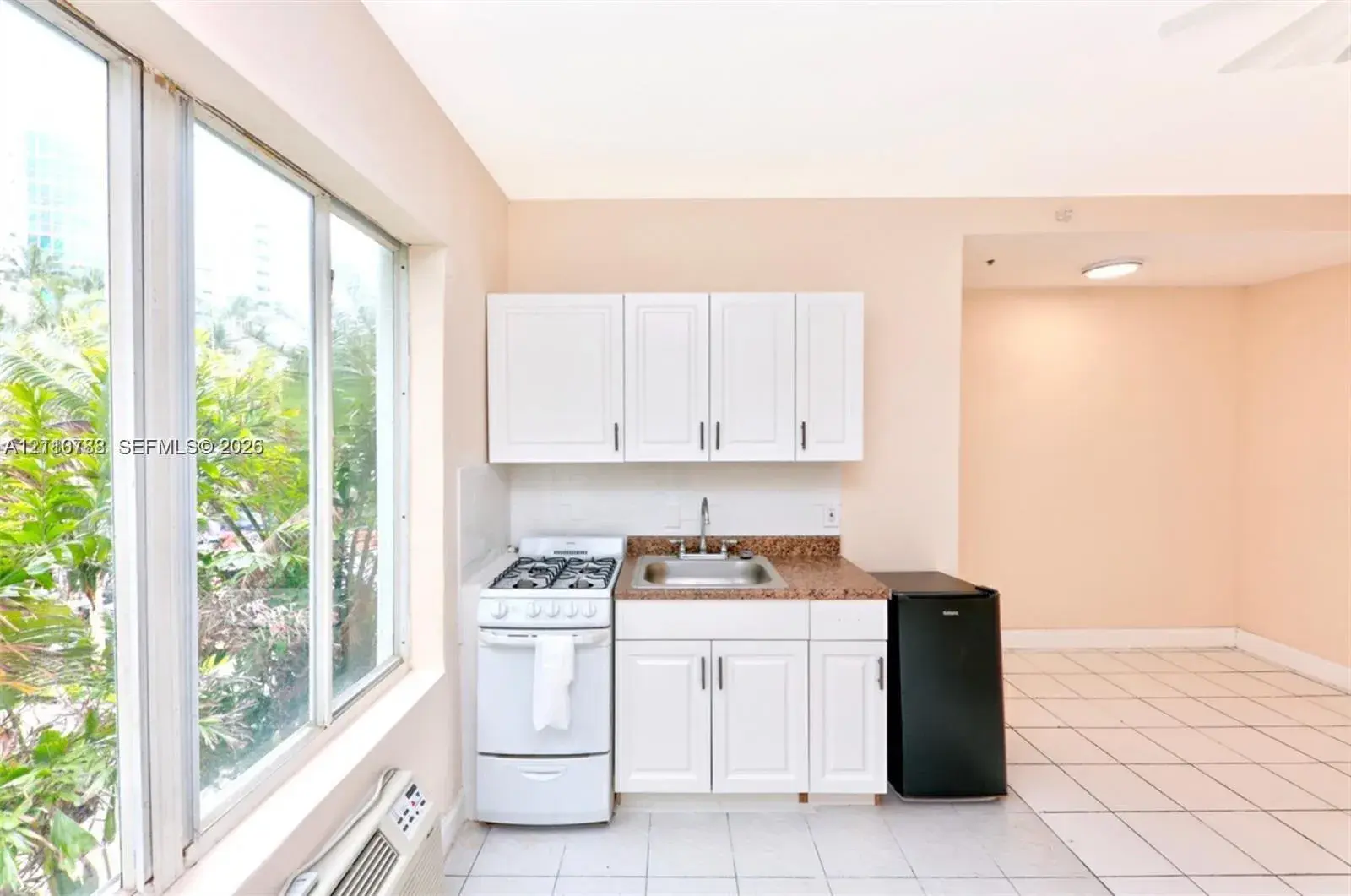 3710 Collins Ave # 202, Miami Beach FL 33140