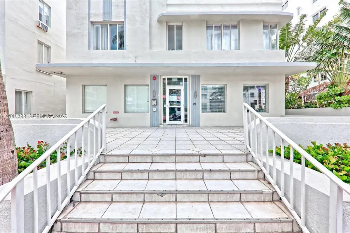 3710 Collins Ave # 202, Miami Beach FL 33140