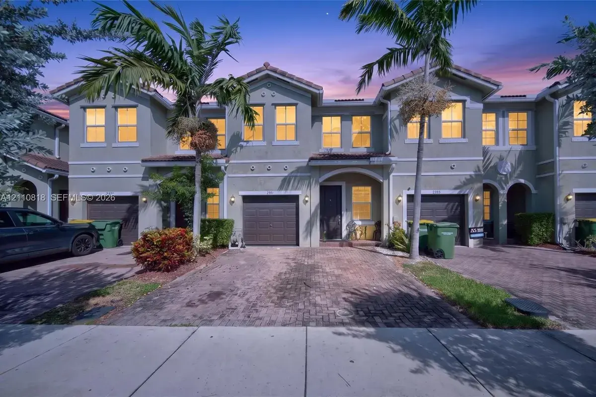 2381 SE 14th St, Homestead FL 33035