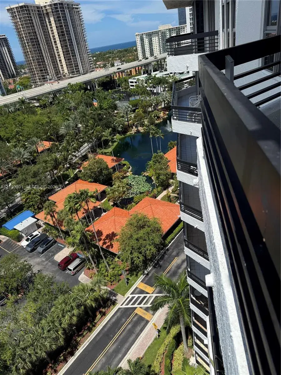 3600 Mystic Pointe Dr # 1611, Aventura FL 33180