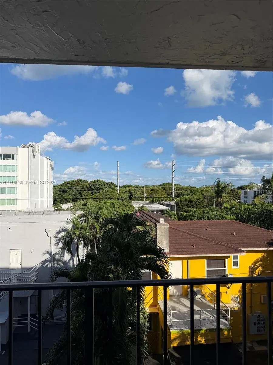 8255 Abbott Ave # 402, Miami Beach FL 33141