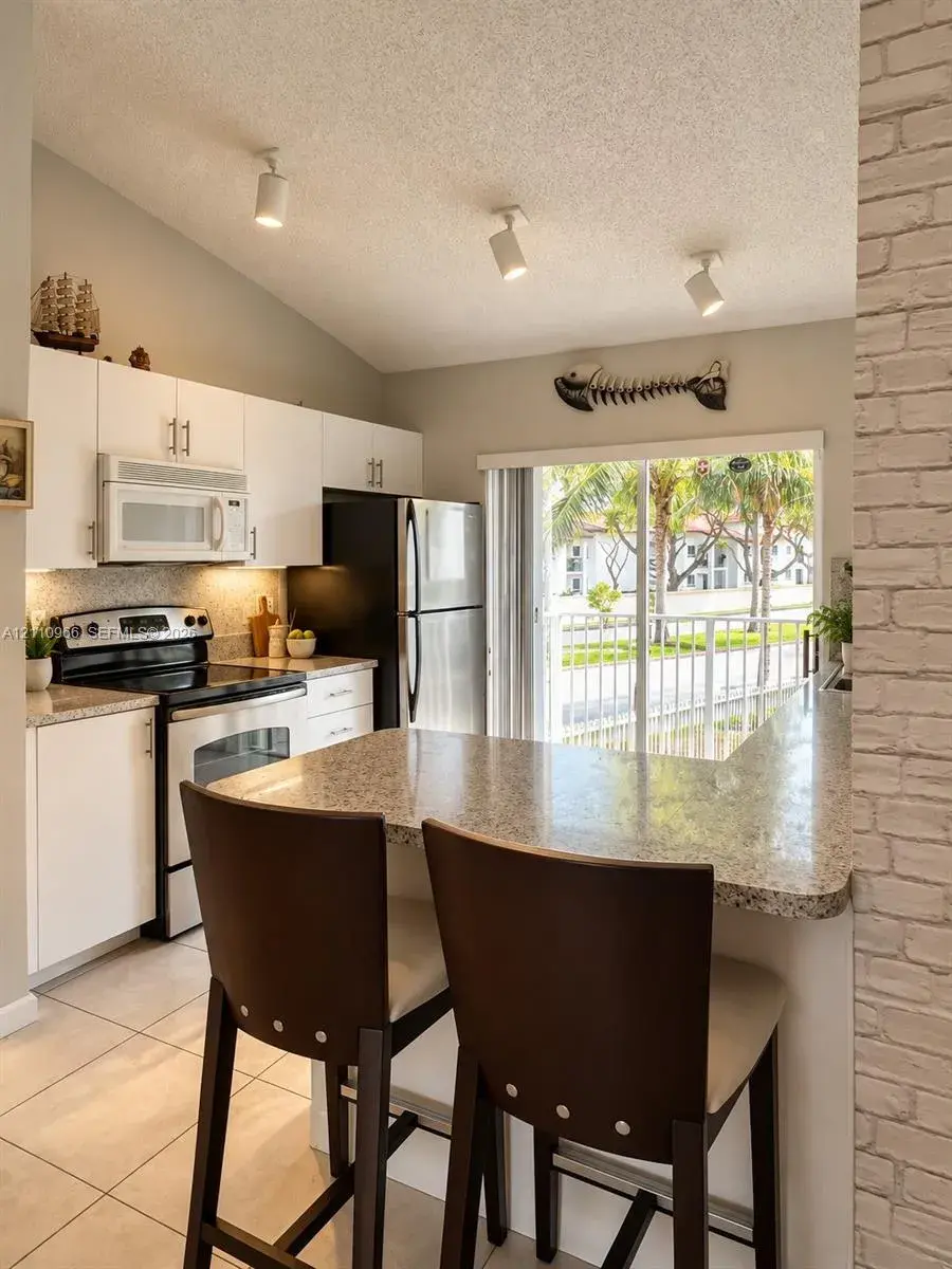 6970 NW 173rd Dr # 2102, Hialeah FL 33015
