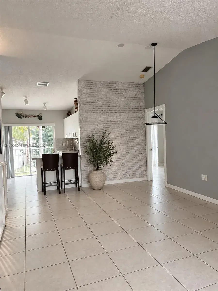 6970 NW 173rd Dr # 2102, Hialeah FL 33015