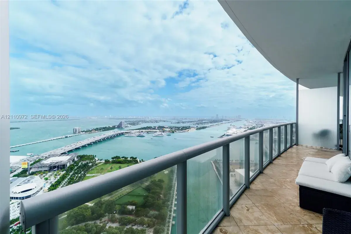 888 Biscayne Blvd # 4712, Miami FL 33132