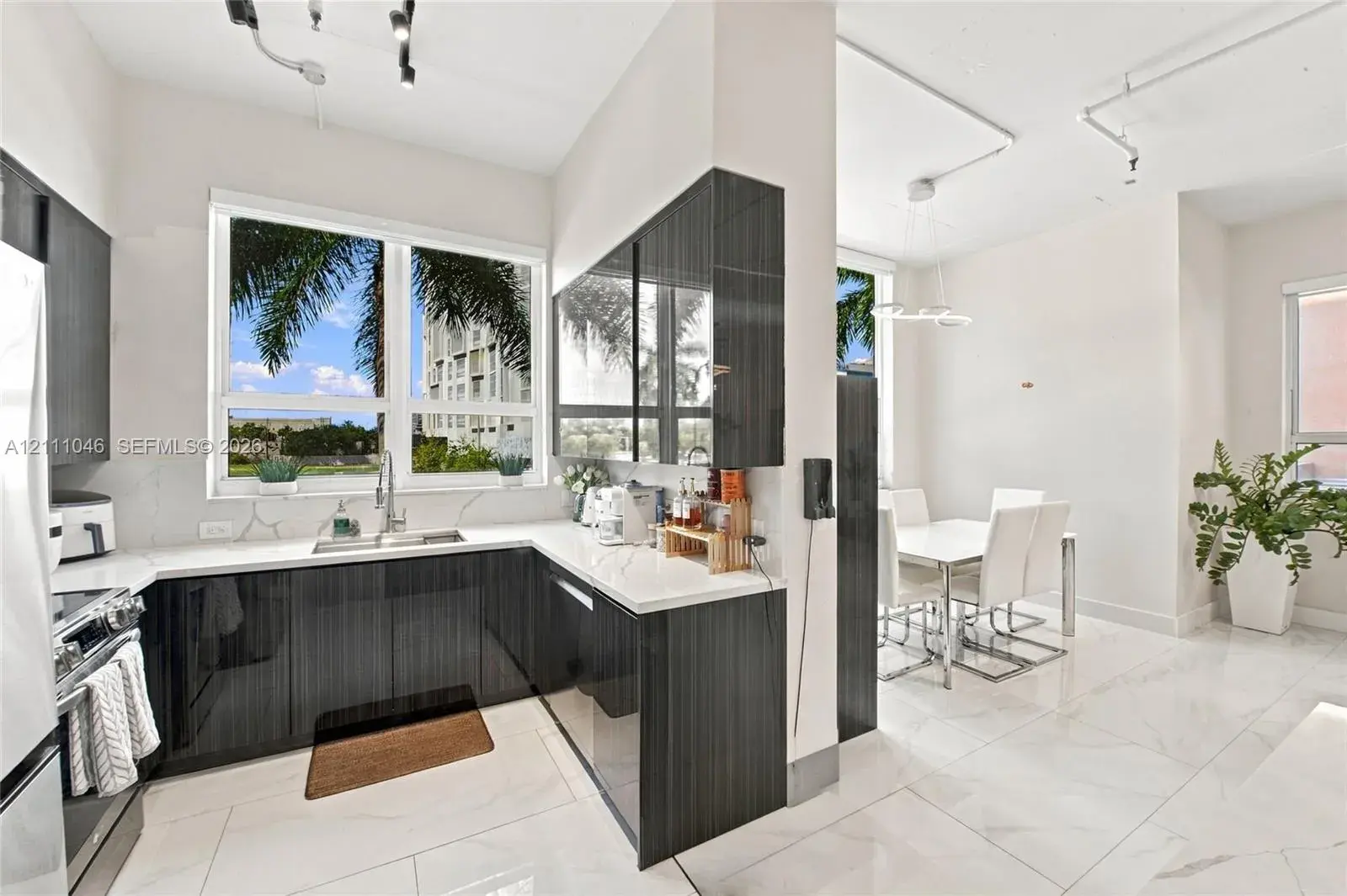 2001 Biscayne Blvd # 3202, Miami FL 33137