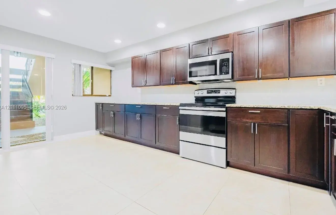 120 SW 96th Ter # 104, Plantation FL 33324