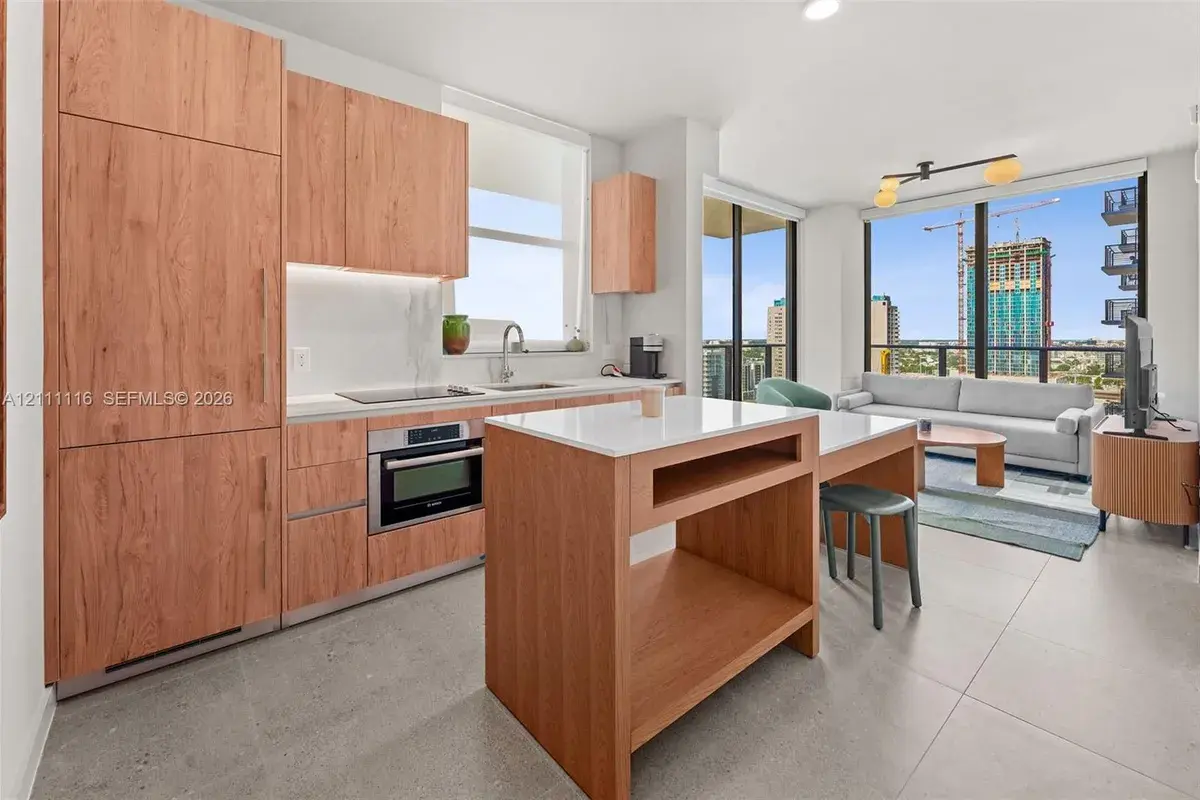11 NE 6th St # 2214, Miami FL 33132