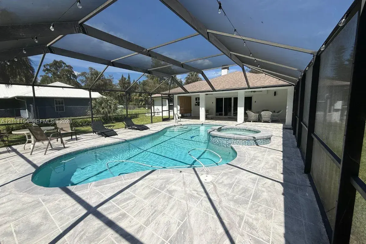 510 12th Ave NW, Naples FL 34120