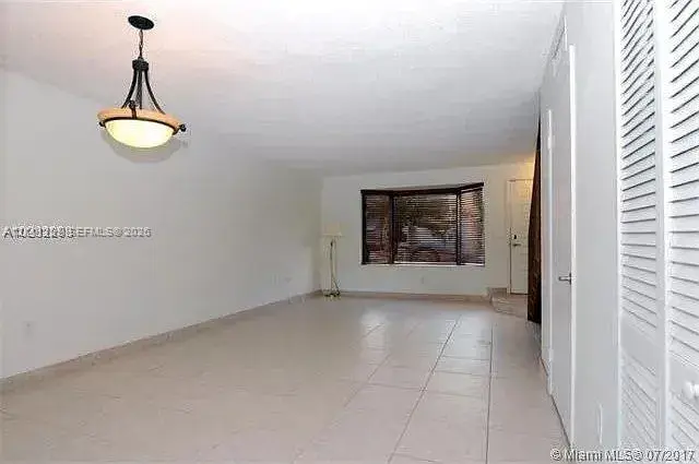 10068 SW 77th Ct, Miami FL 33156