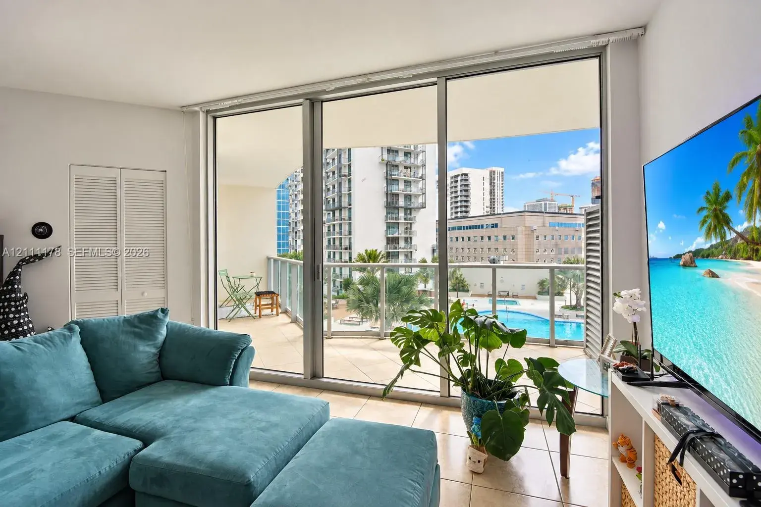 300 S Biscayne Blvd # 1405, Miami FL 33131