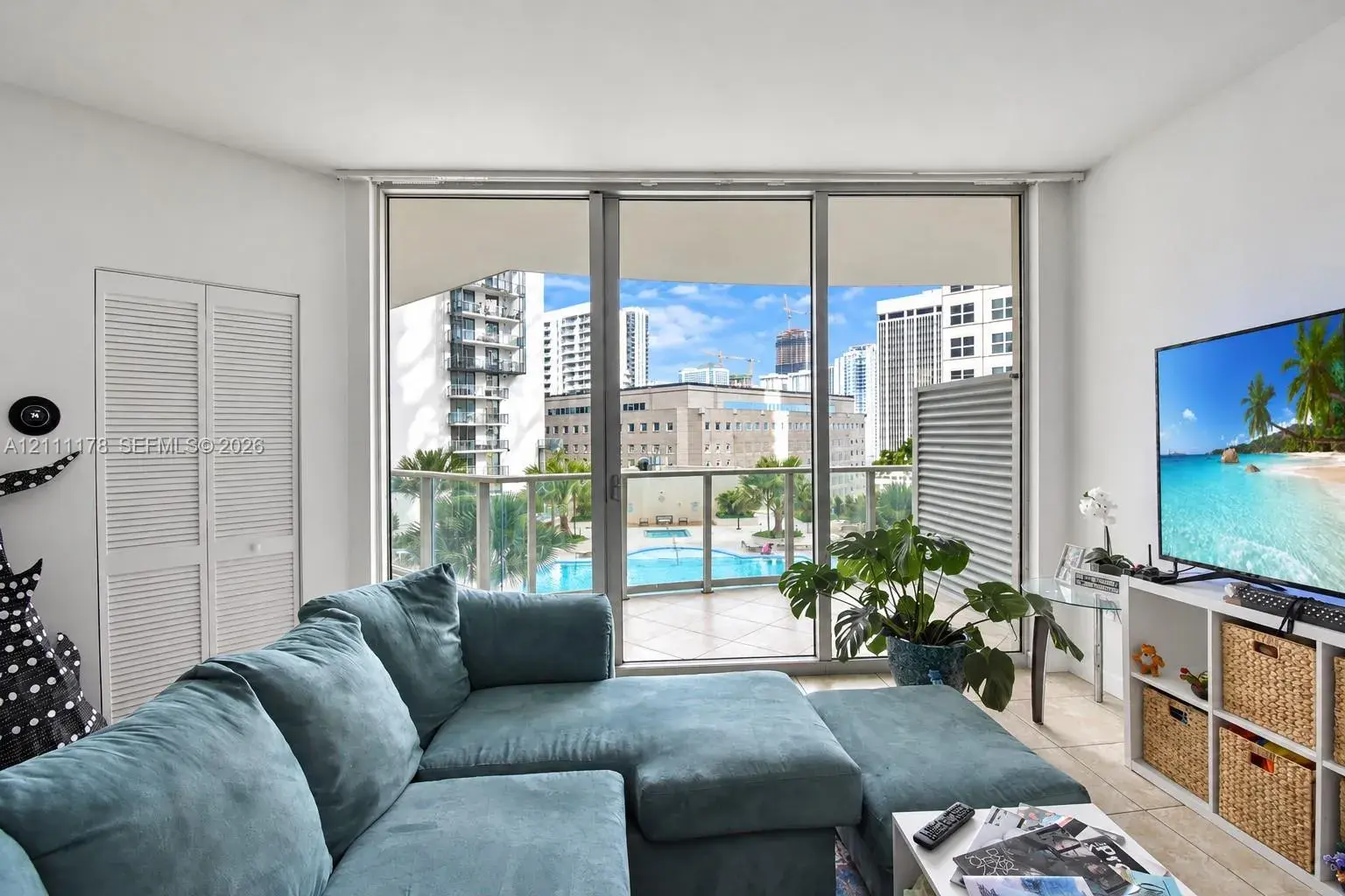300 S Biscayne Blvd # 1405, Miami FL 33131