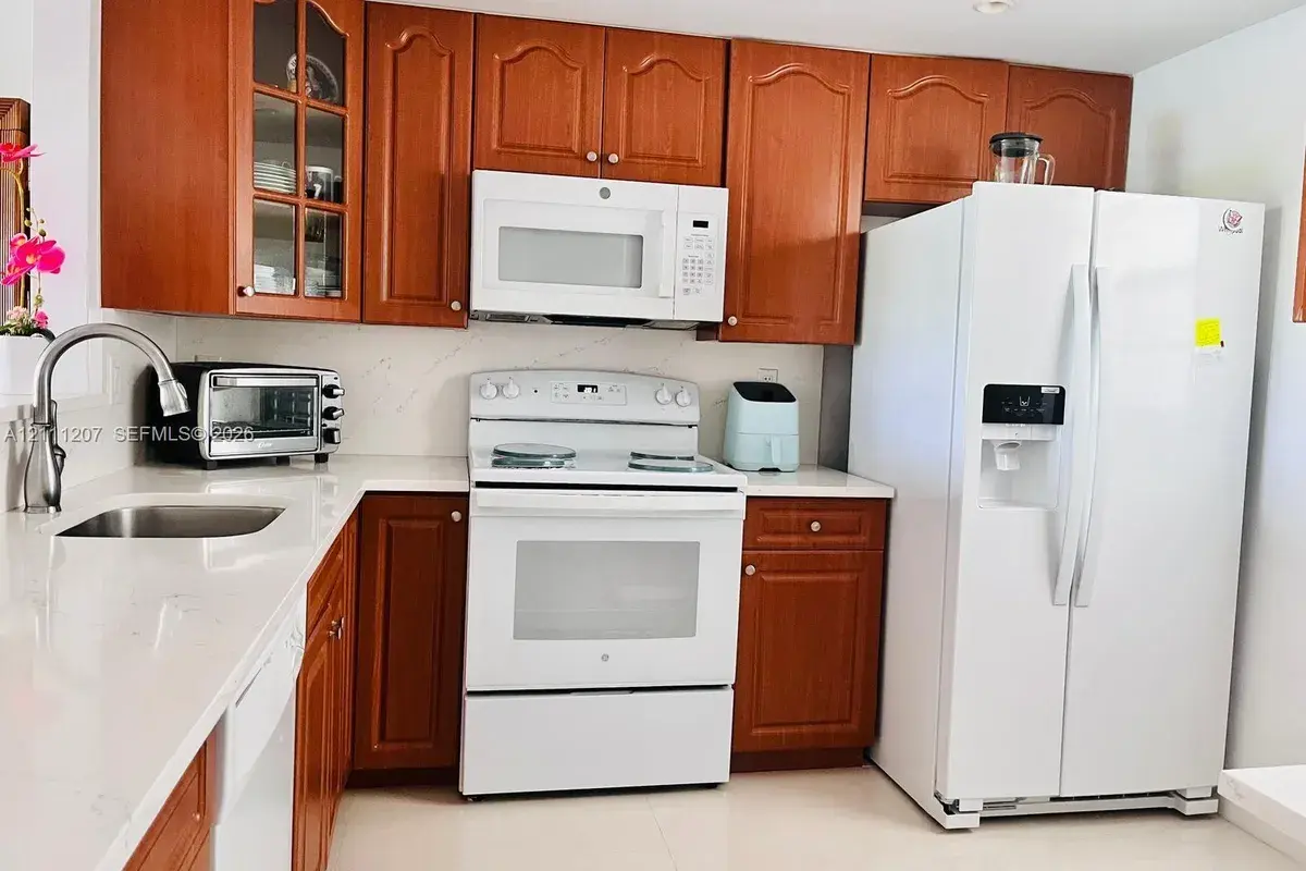 3955 N Nob Hill Rd # 508, Sunrise FL 33351