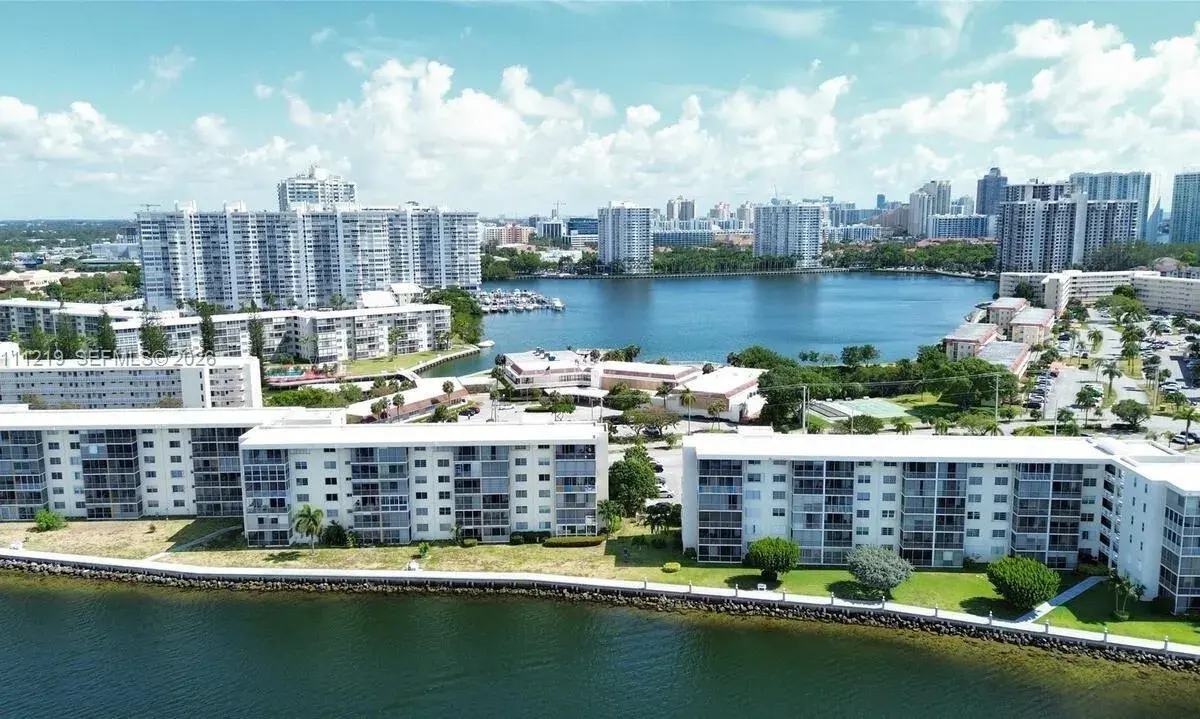 2920 Point East Dr # N311, Aventura FL 33160